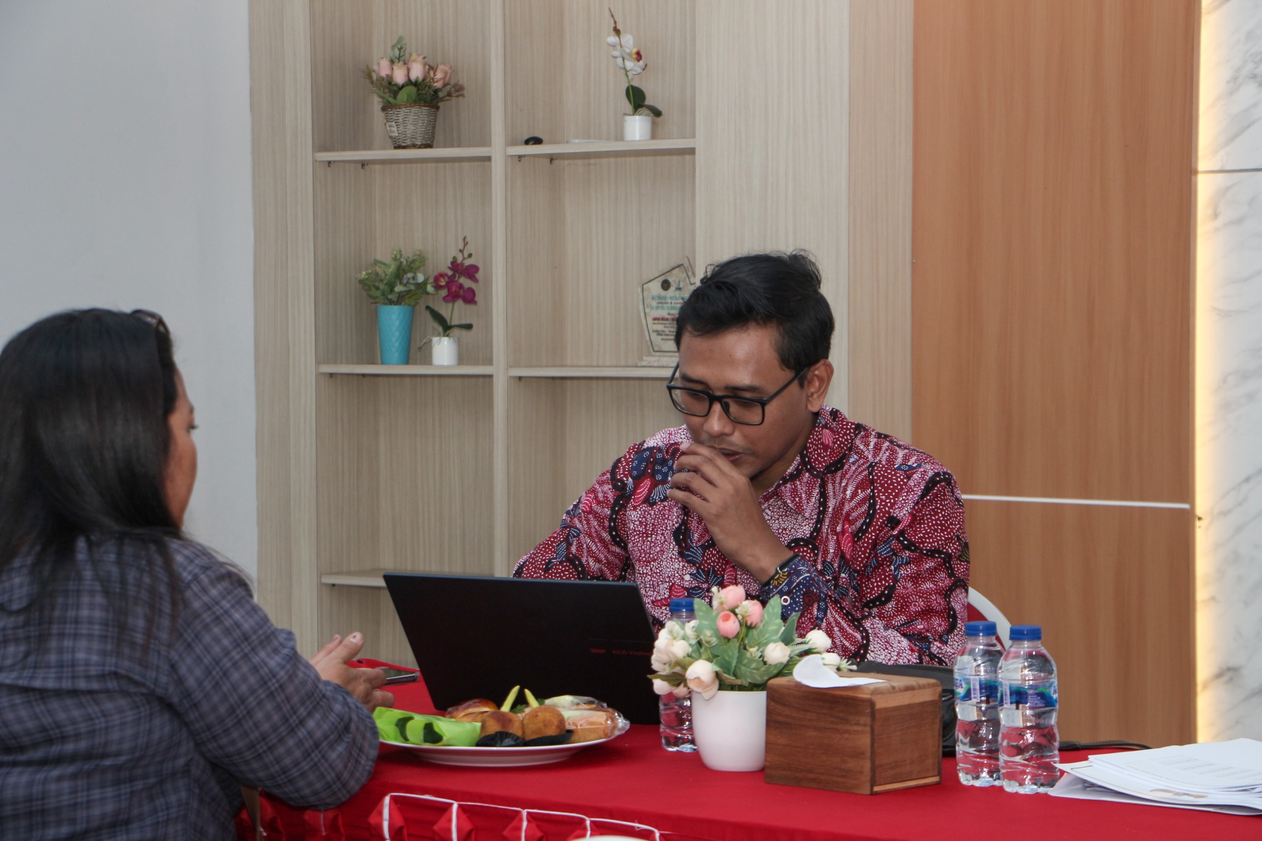 Tim Ombudsman Jawa Timur saat melakukan penilaian maladministrasi pelayanan publik di Lapas I Madiun, Rabu (5/11).