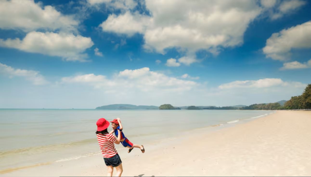 Bisnis pantai bisa dimulai dari hal sederhana. Manfaatkan alam pesisir jadi sumber cuan di 2025.