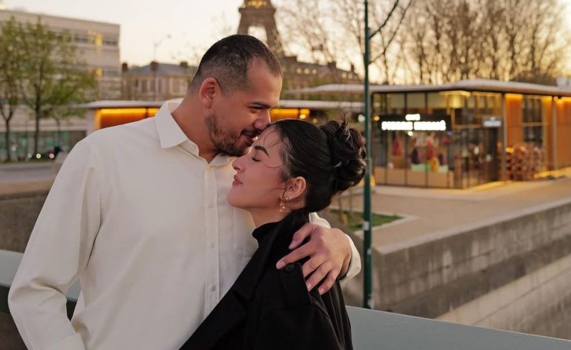 Tasya Farasya dan Ahmad Assegaf pamer kemesraan saat berlibur di Paris.