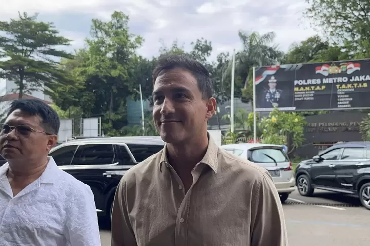 Hamish Daud Klarifikasi Isu Hubungannya dengan Sabrina Alata