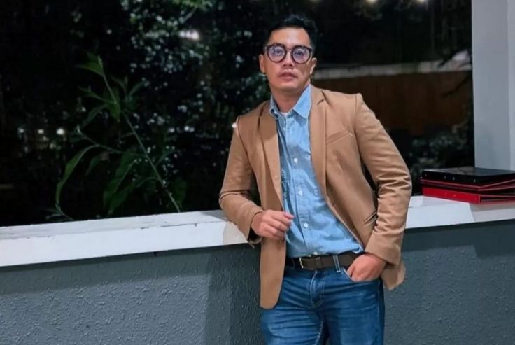 Dennis Adhiswara