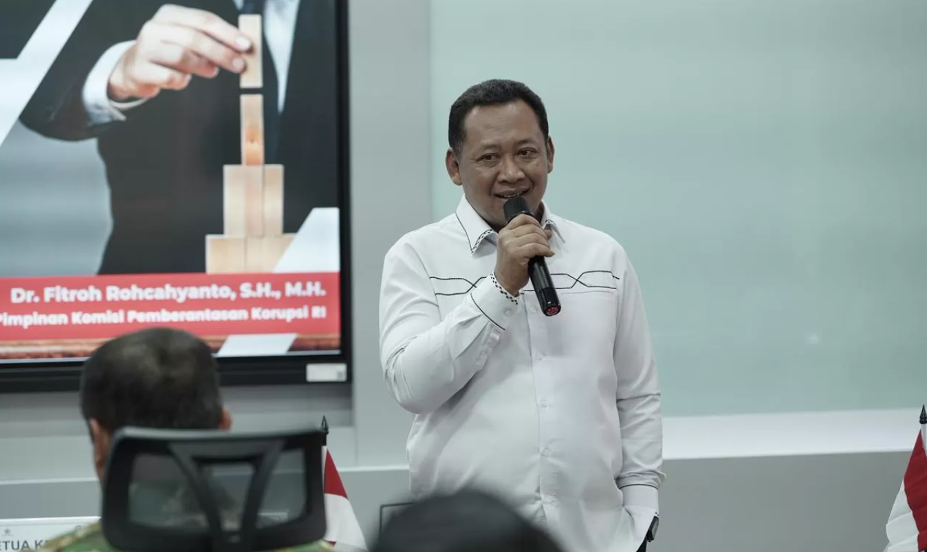 Fitroh Rohcahyanto mengenang Antasari Azhar sebagai sosok tangguh dan berdedikasi tinggi dalam pemberantasan korupsi.