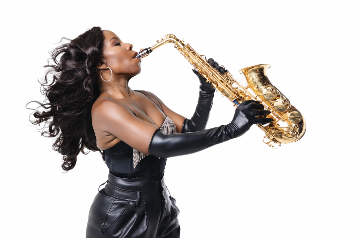 Tia Fuller, pemain saksofon unggulan Beyonc&eacute; sekaligus menginspirasi musisi jazz muda.