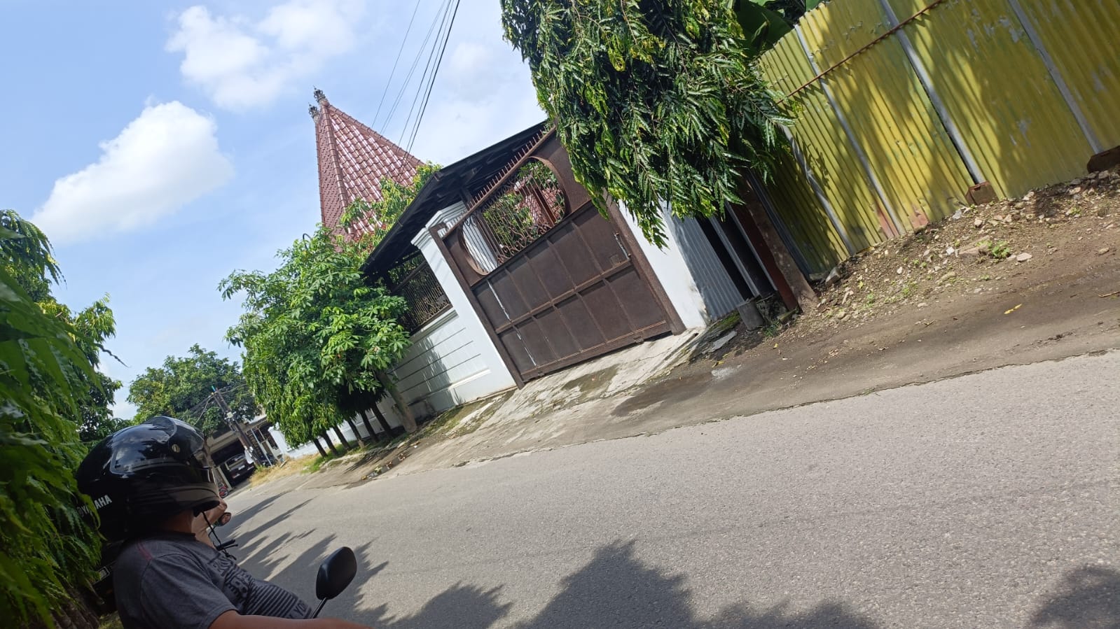 Penampakan rumah milik Sekda Ponorogo Agus Pramono yang ikut terjaring OTT KPK bersama Bupati Sugiri Sancoko.