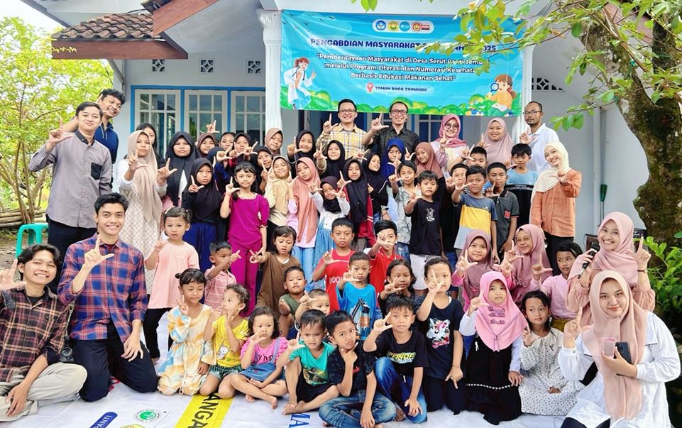 Dosen UNEJ ajak warga Desa Serut tingkatkan literasi kesehatan lewat pelatihan gizi, pemeriksaan gratis, dan aplikasi CALGIBRA.