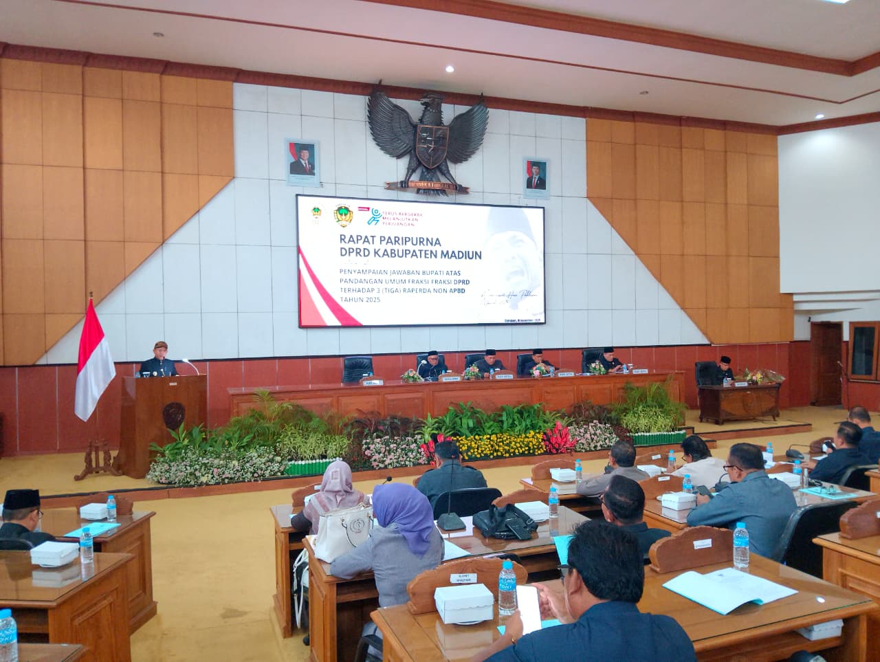 Wabup Madiun dr. Purnomo Hadi usai rapat paripurna membahas jawaban bupati atas pandangan umum fraksi DPRD. LODITYA FERNANDES/RADAR MADIUN
