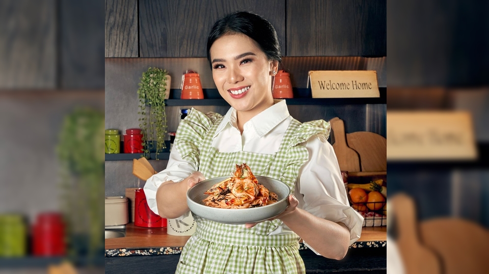 Devina Hermawan salah satu akun media sosial seputar kuliner.