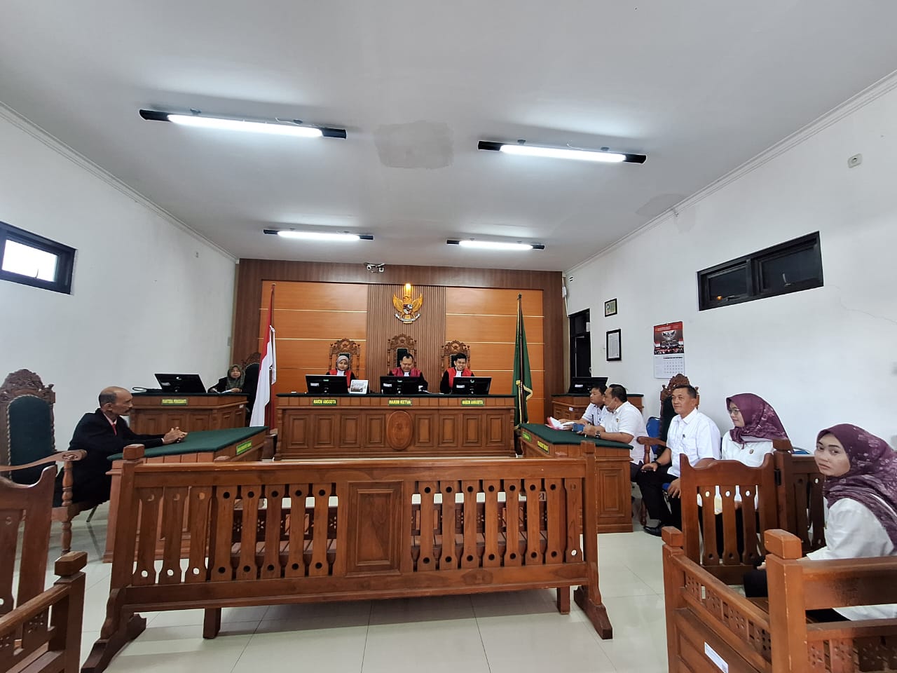 Sidang gugatan Sumarti terhadap Kasatreskrim dan Presiden RI di PN Magetan menyoal tindak lanjut kasus KSPPS MSI. AJI PUTRA/RADAR MAGETAN
