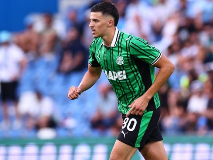 Juventus ingin memulangkan Tarik Muharemovic dari Sassuolo.