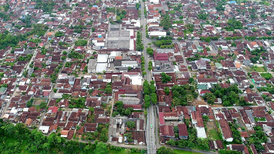Tampak atas pemukiman warga Pacitan. Tahun depan, program 3 Juta Rumah dari pemerintah pusat mulai berjalan dan Pacitan mendapat alokasi Rp 10,7 miliar. DOK RADAR PACITAN