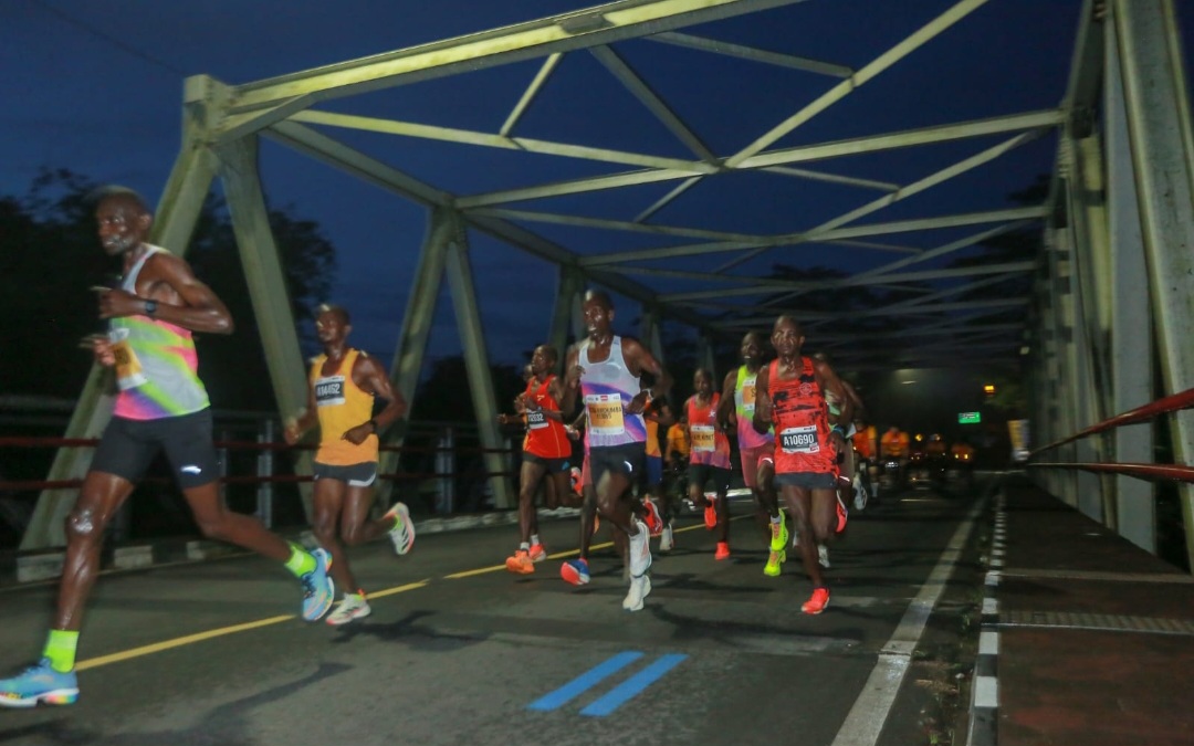 Gerbong elit pelari Kenya di Borobudur Marathon.