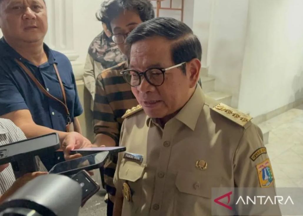 Gubernur DKI Jakarta Pramono Anung Wibowo saat dijumpai di Balai Kota DKI Jakarta, Senin (17/11/2025).