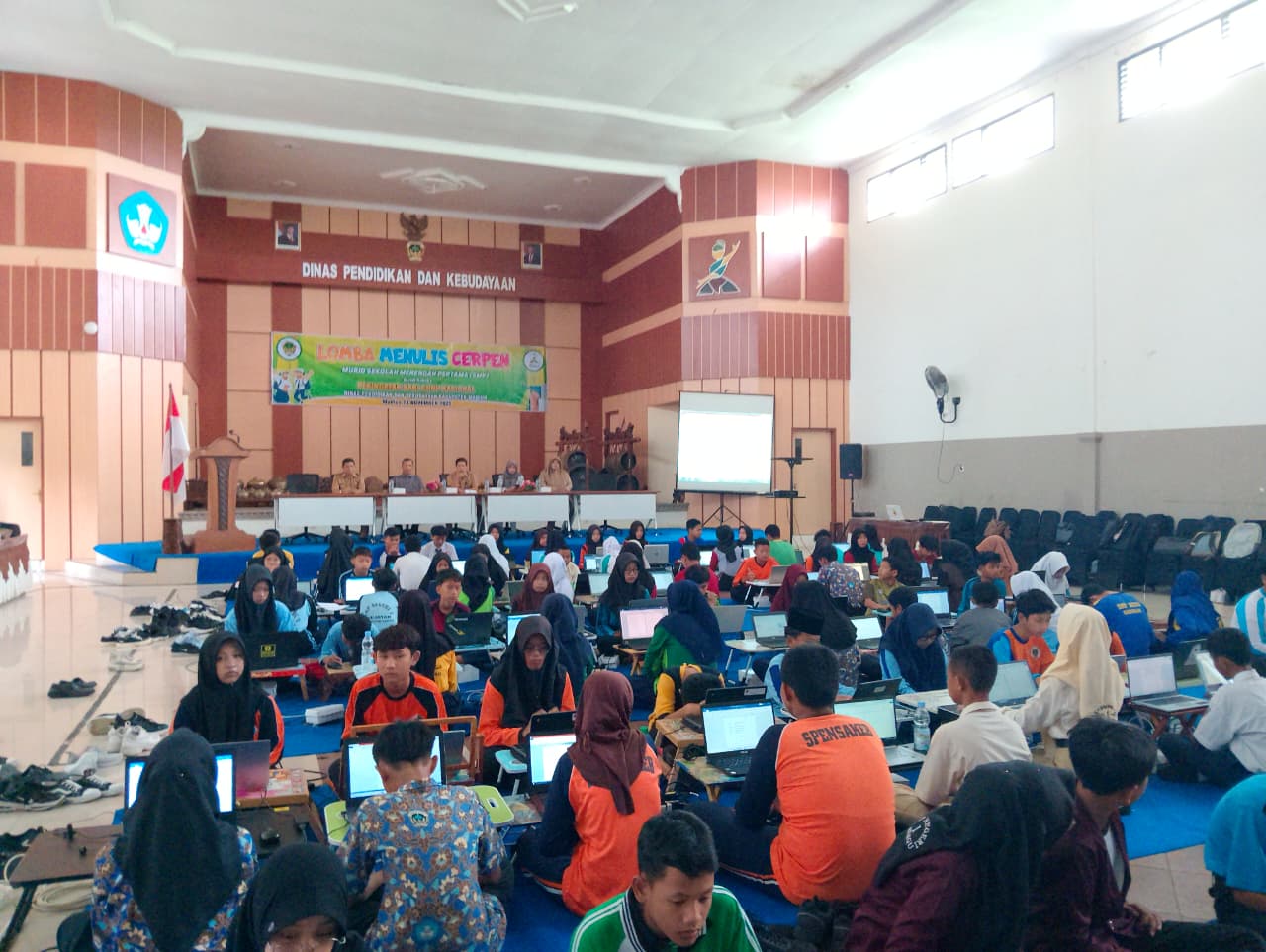 Keseruan Lomba Menulis Cerpen jenjang SMP yang digelar Dikbud Kabupaten Madiun.