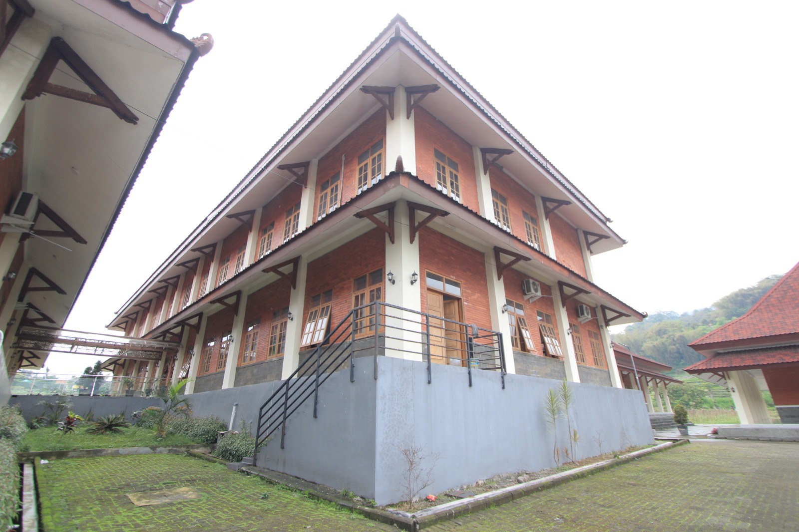 Bangunan di kompleks Graha Pusat Literasi Plaosan disiapkan Arpus Magetan untuk mendukung kegiatan Sekolah Rakyat rintisan. AJI PUTRA/RADAR MAGETAN
