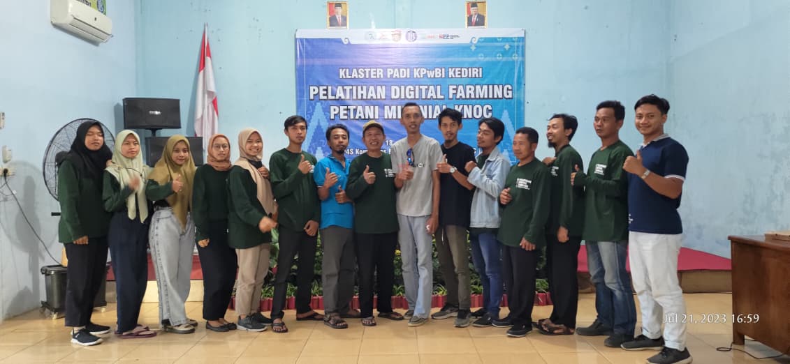 EDUKASI: Kantor Perwakilan Bank Indonesia Kediri memberikan pelatihan digital farming kepada petani milenial.