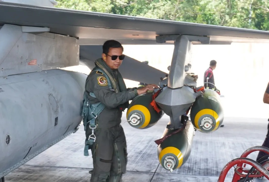 TNI AU menyiapkan uji coba bom BNT-250 di Lanud Iswahjudi sebagai bagian verifikasi akurasi dan kelayakan operasional. FOTO: LANUD ISWAHJUDI