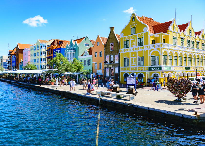 Willemstad adalah jantung kehidupan Curacao.