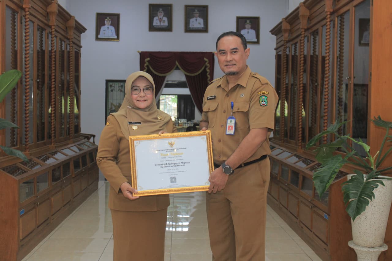 Pemerintah Kabupaten (Pemkab) Magetan mempertahankan penghargaan Kabupaten Layak Anak (KLA) kategori madya dari Kementerian Pemberdayaan Perempuan dan Perlindungan Anak (KemenPPPA).