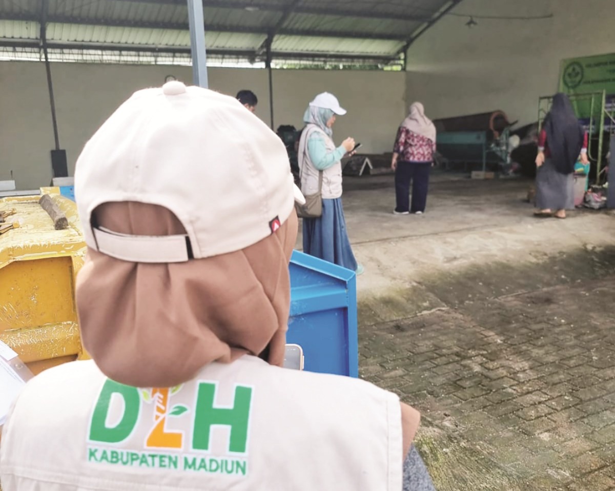 Tim verifikasi Adipura meninjau sejumlah titik layanan lingkungan di Kabupaten Madiun, termasuk TPA Kaliabu dan fasilitas publik lainnya.
