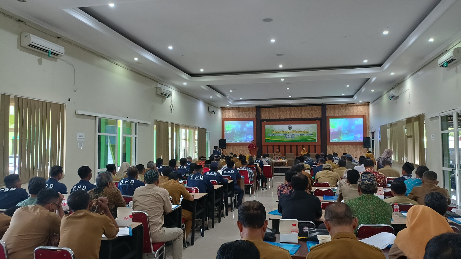 Diskusi kesiapan Pilkades Serentak 2026 digelar DPMD Pacitan. Salah satu topik yang mencuat adalah mekanisme calon tunggal tanpa coblosan. NUR CAHYONO/JAWA POS RADAR PACITAN