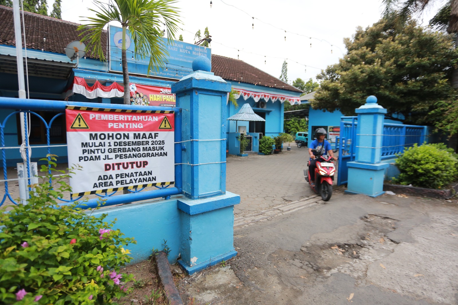 Penutupan akses Jalan Pesanggrahan dan Mundu menuju Ngrowo Bening mulai 1 Desember demi penataan arus pengunjung dan pengelolaan kawasan. BAGAS BIMANTARA/RADAR MADIUN