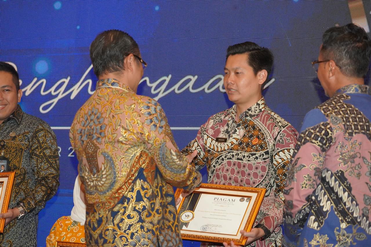 Imigrasi Ponorogo raih penghargaan nasional berkat inovasi layanan inklusif Dewi Songgolangit.