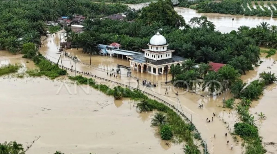 Aceh tetapkan status tanggap darurat 14 hari mulai 28 November 2025.