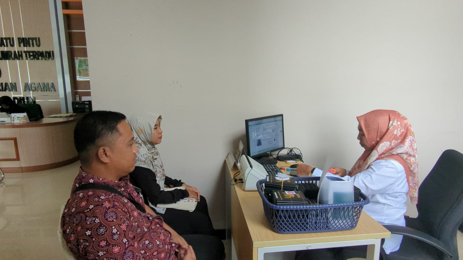 Calon jemaah haji Kabupaten Madiun mulai dapat melakukan pelunasan biaya perjalanan ibadah haji 2026 di bank penerima setoran sejak 24 November. DIAN RAHAYU/RADAR MADIUN