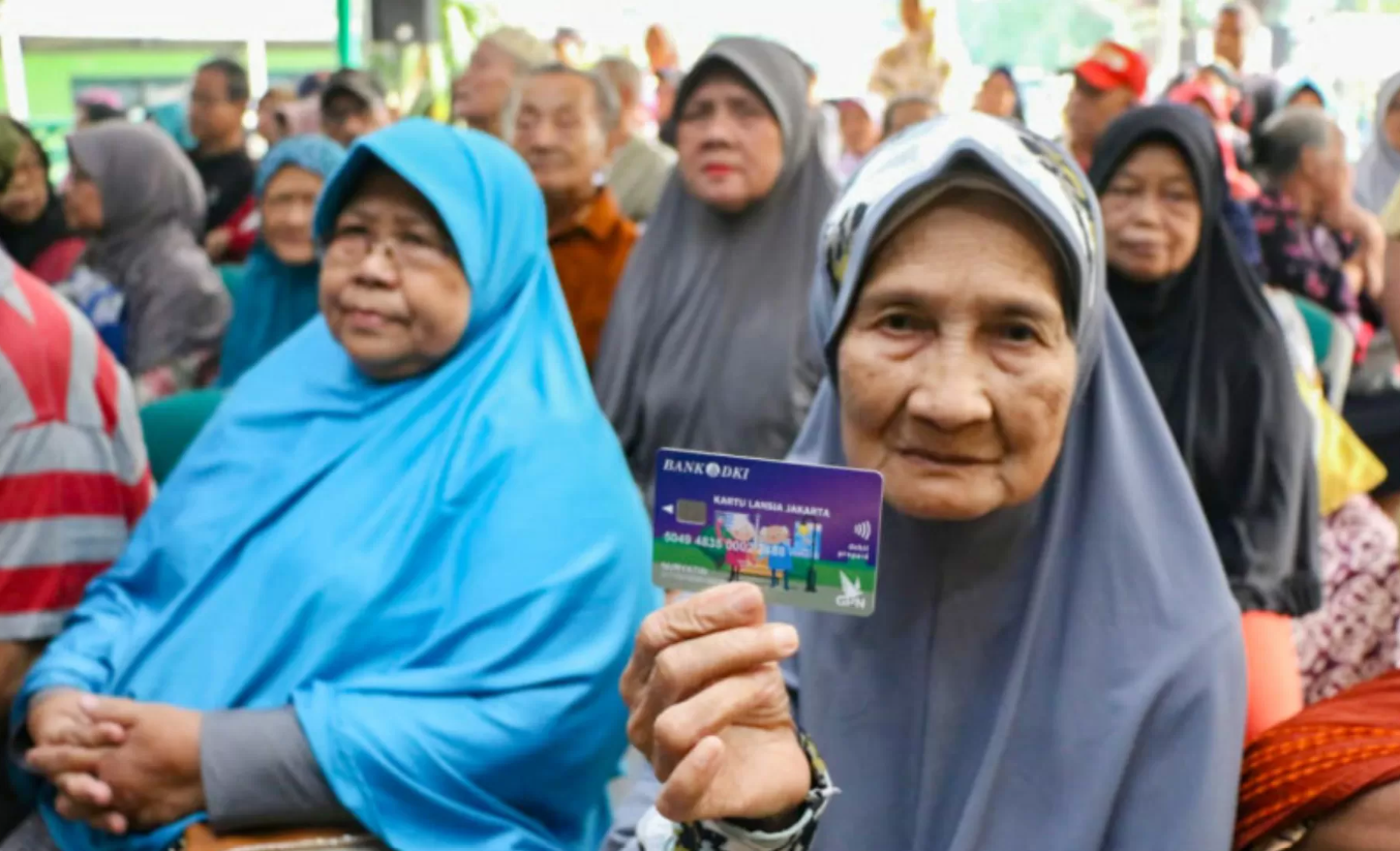 Kemensos batasi penerima Bansos 2026, 300.000 KPM terancam dicoret.