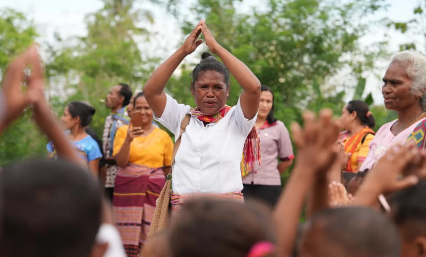 Kisah inspiratif Asnat Nenabu, guru PAUD di Desa Fotila, Amanatun Utara, Kabupaten Timor Tengah Selatan, Nusa Tenggara Timur (NTT).