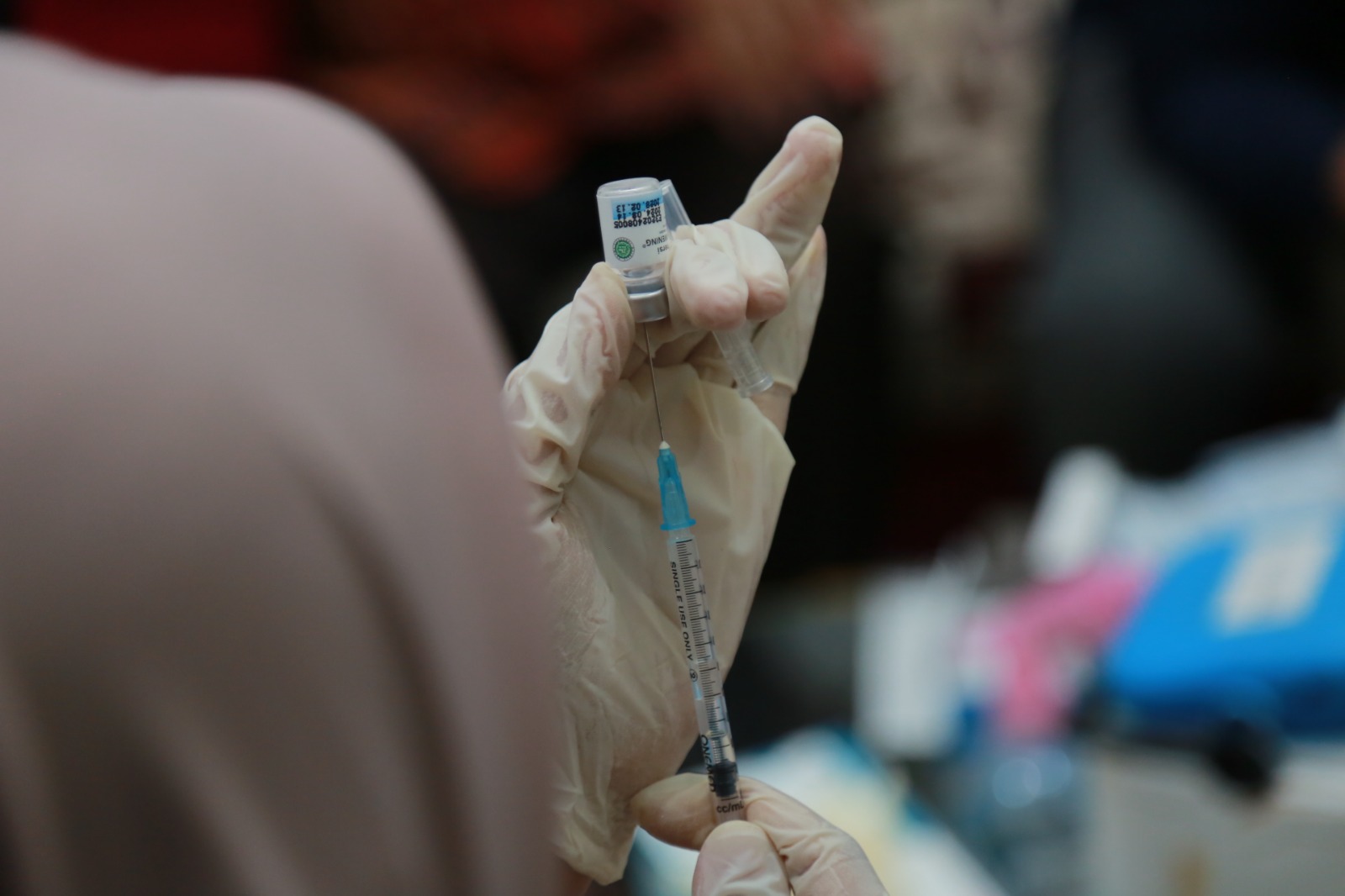 Tenaga Dinkes PPKB Kota Madiun memantau kepatuhan pasien terapi ARV untuk memastikan pengobatan berjalan teratur dan berkelanjutan. ILUSTRASI FOTO: BAGAS BIMANTARA/RADAR MADIUN