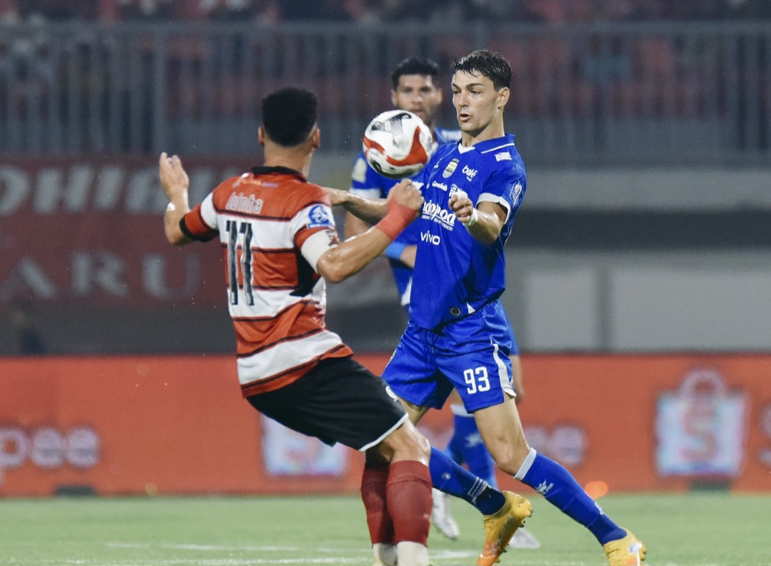 Persib saat menghadapi Mafura United (30/11).