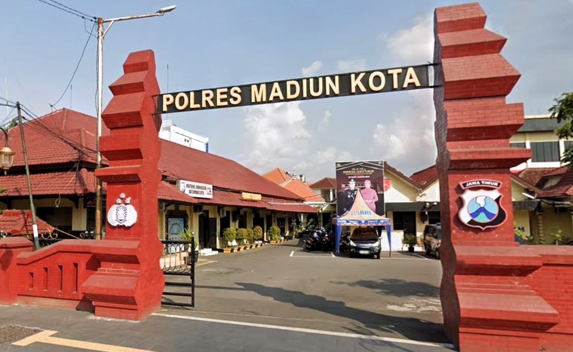 Tampak depan Polres Madiun Kota.
