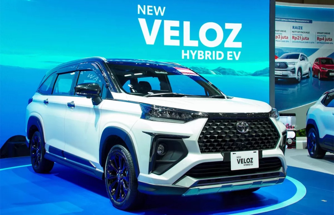 Toyota merilis Veloz Hybrid di Indonesia.