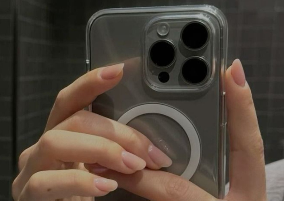iBox resmi turunkan harga iPhone 13 hingga iPhone 17 dengan diskon sampai 22% untuk Desember 2025.