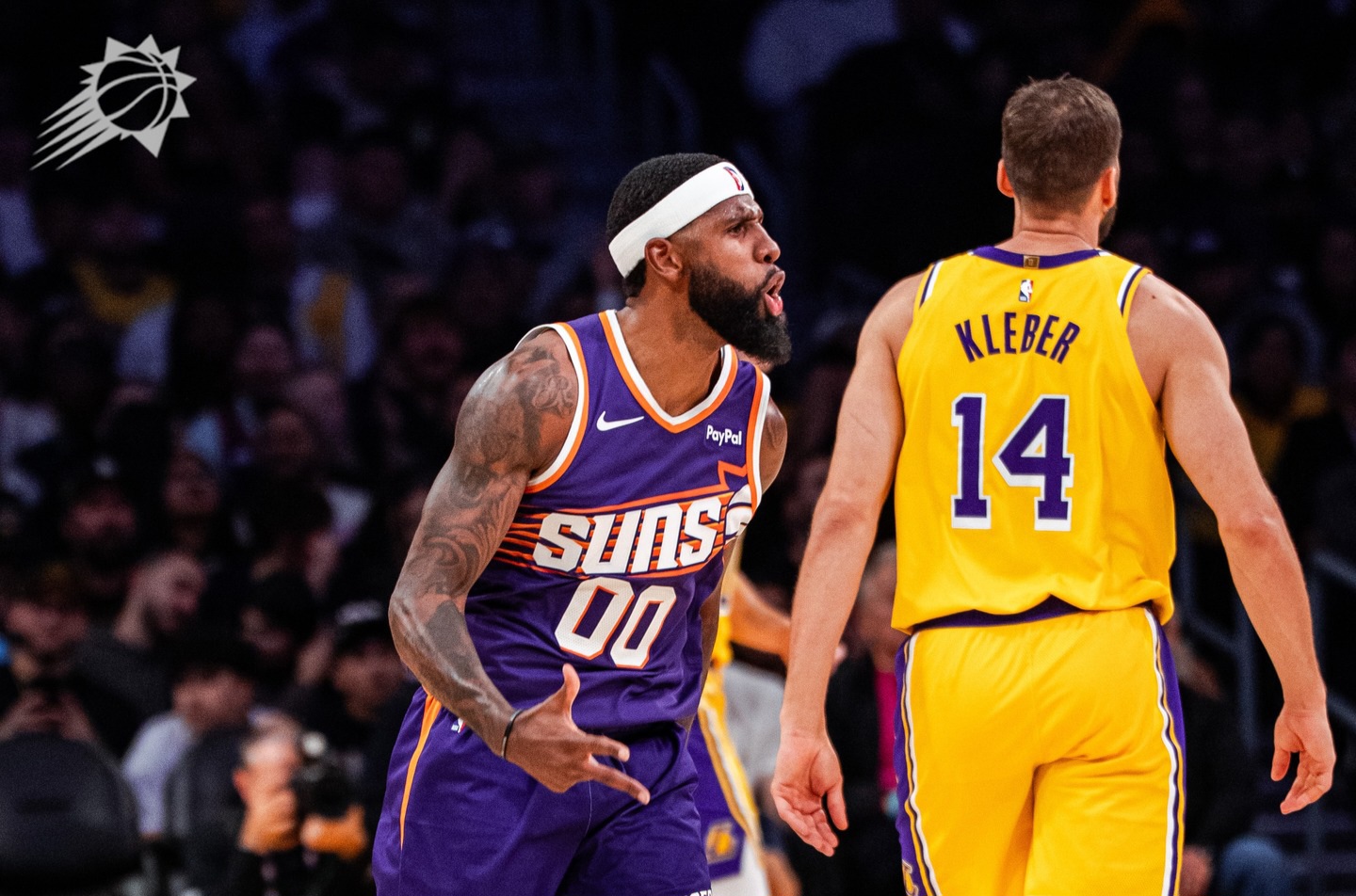 Lakers tumbang di kandang.