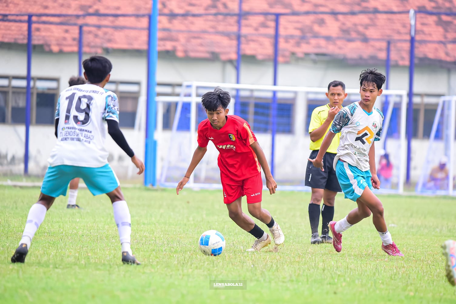 Skuad PSM Madiun menjalani uji coba terakhir sebelum menghadapi Persedikab Kediri di laga perdana Grup A, hari ini (6/12). FOTO: GUS PRODUCTION OFFICIAL UNTUK RADAR MADIUN