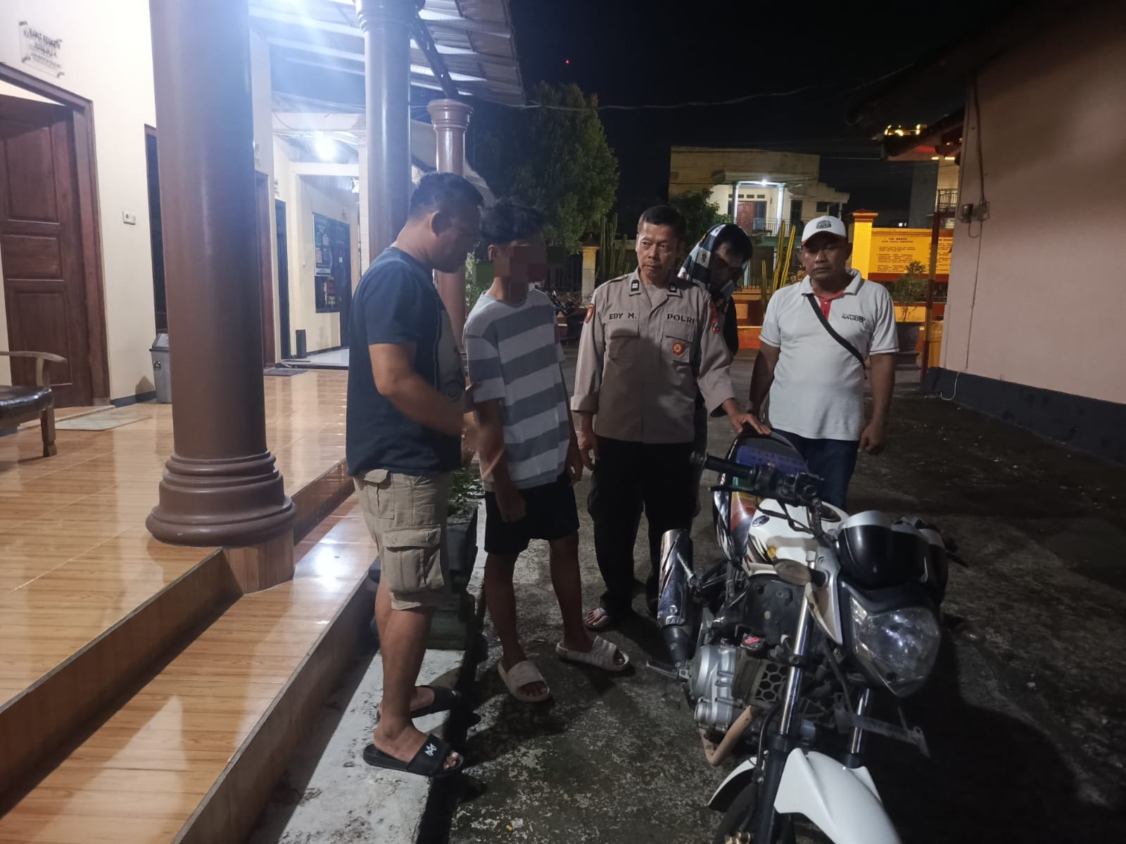 Pelaku curanmor MRA diringkus polisi di Kecamatan Geneng sehari setelah aksinya, Kamis (4/12). FOTO: POLRES UNTUK JAWA POS RADAR NGAWI