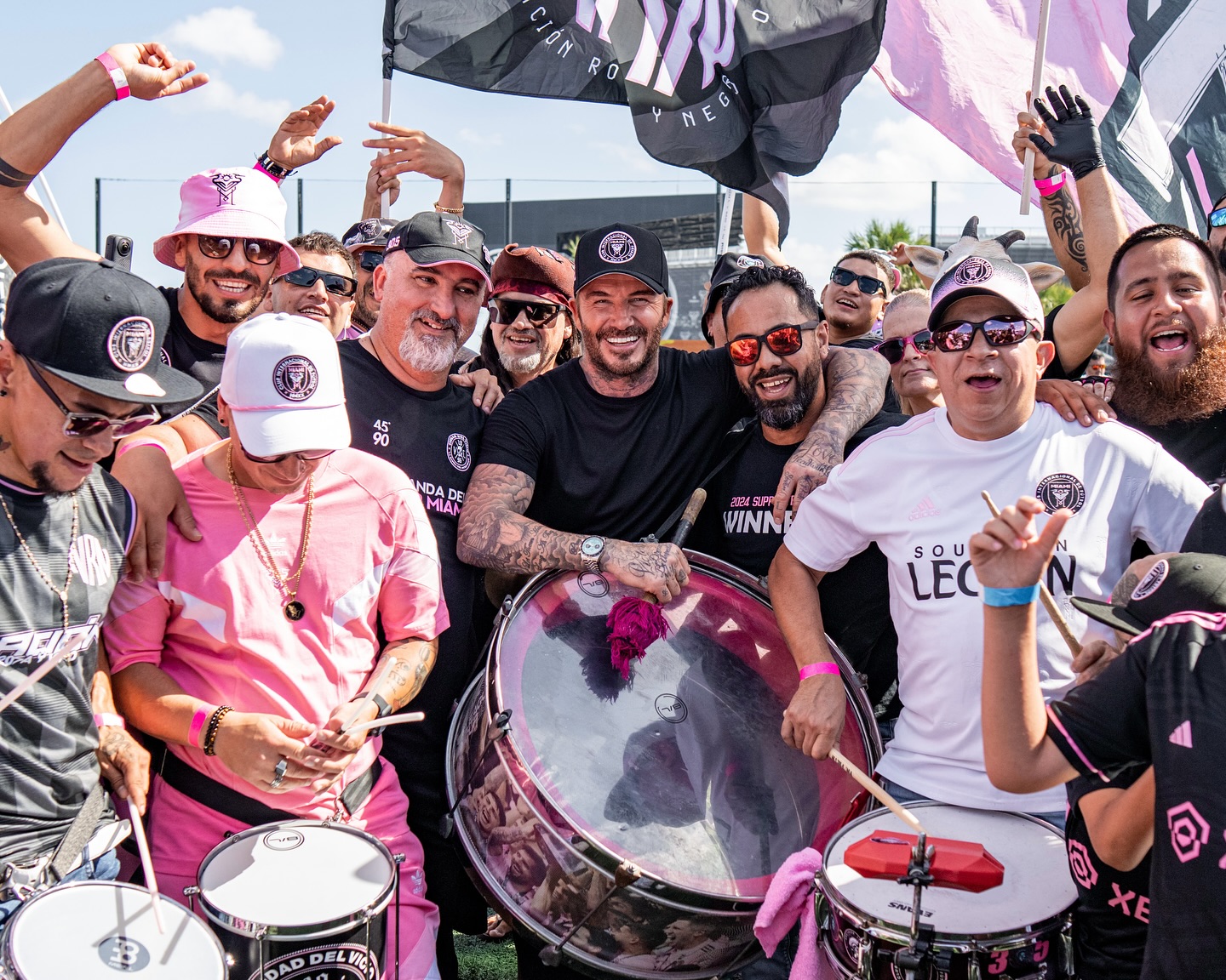 Beckham bersama suporter Inter Miami.