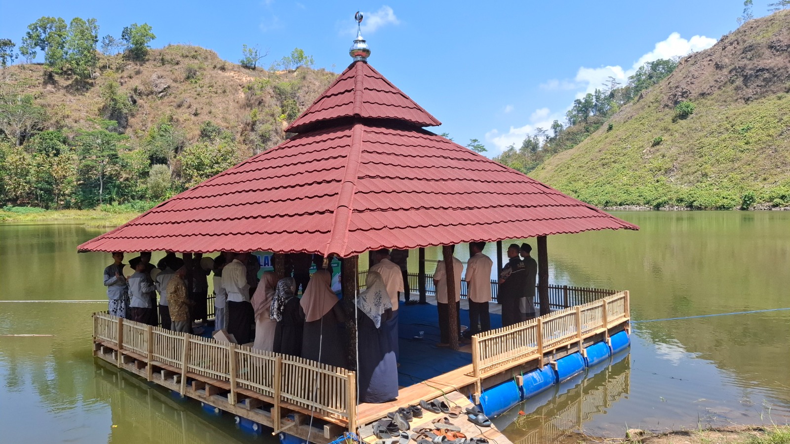 Proyek sistem penyediaan air minum di telaga ini akan dimulai tahun depan. FOTO: ISTIMEWA