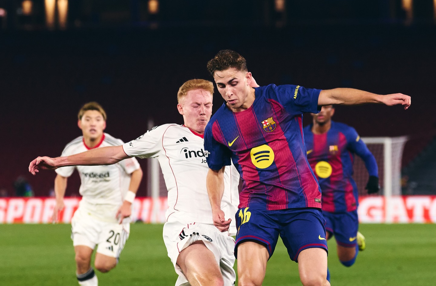 Barca menang 2-1.