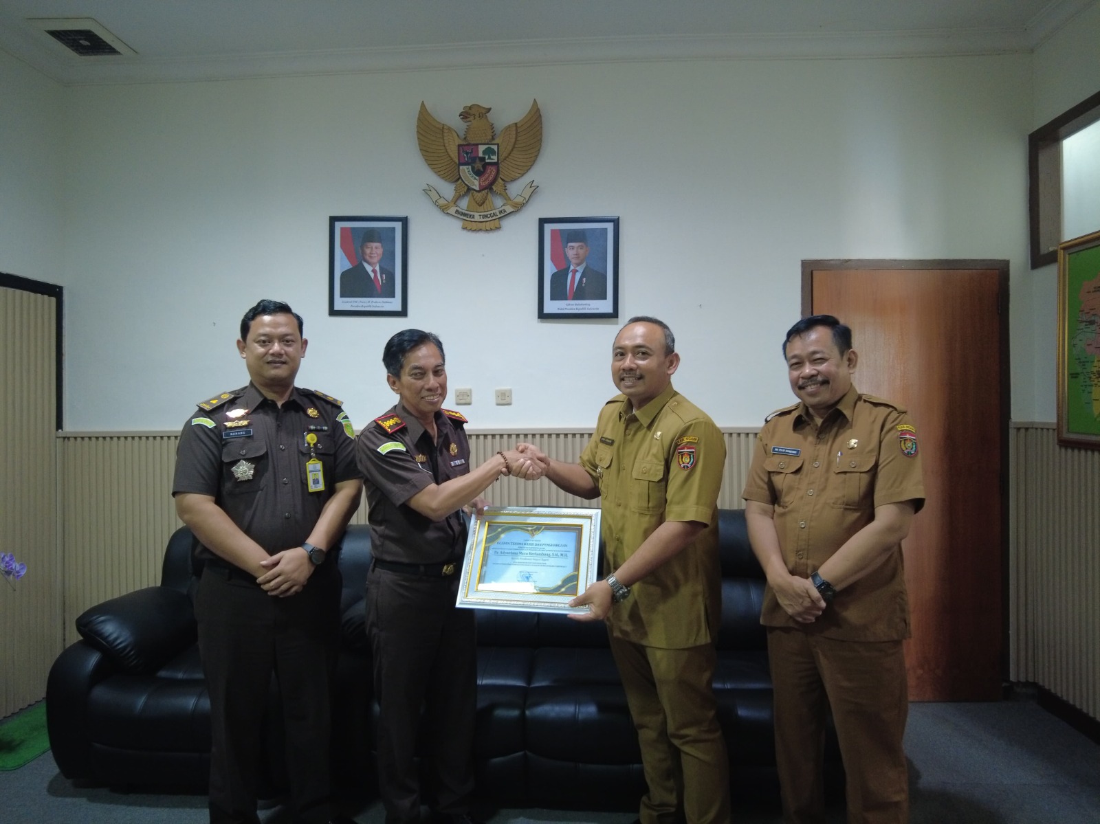 Pemkab Ngawi memberikan apresiasi kepada Kejari Ngawi atas pendampingan pemungutan PBB-P2 hingga mencapai 100 persen.