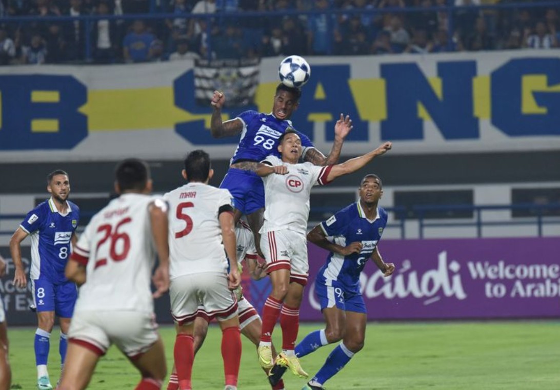 Penyerang Persib Bandung Ramon Tanque mencetak gol ke gawang Bangkok United di ACL 2.