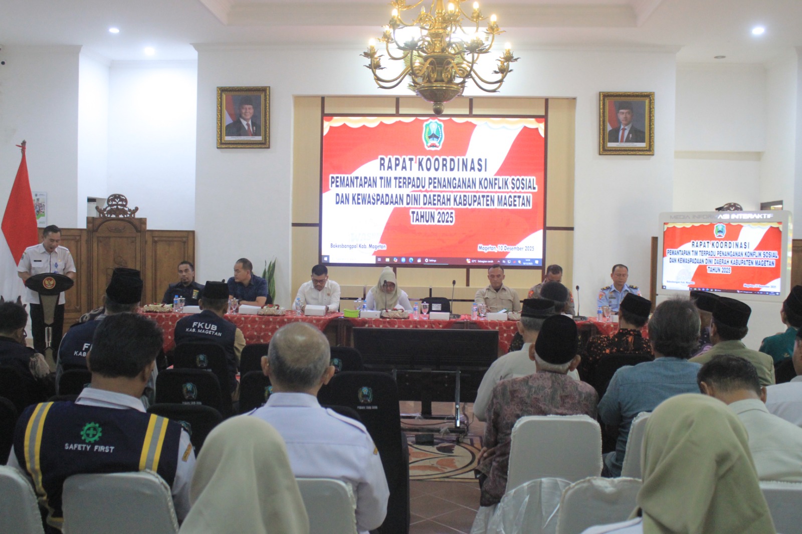 Bakesbangpol Magetan menggelar rakor Tim Terpadu Kewaspadaan Dini untuk mengantisipasi kerawanan sosial jelang Nataru 2026. AJI PUTRA/JAWA POS RADAR MAGETAN