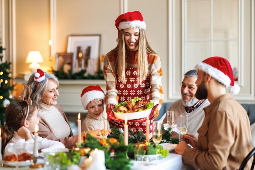 Ide kegiatan Natal 2025 yang hangat dan penuh makna untuk mempererat hubungan keluarga,