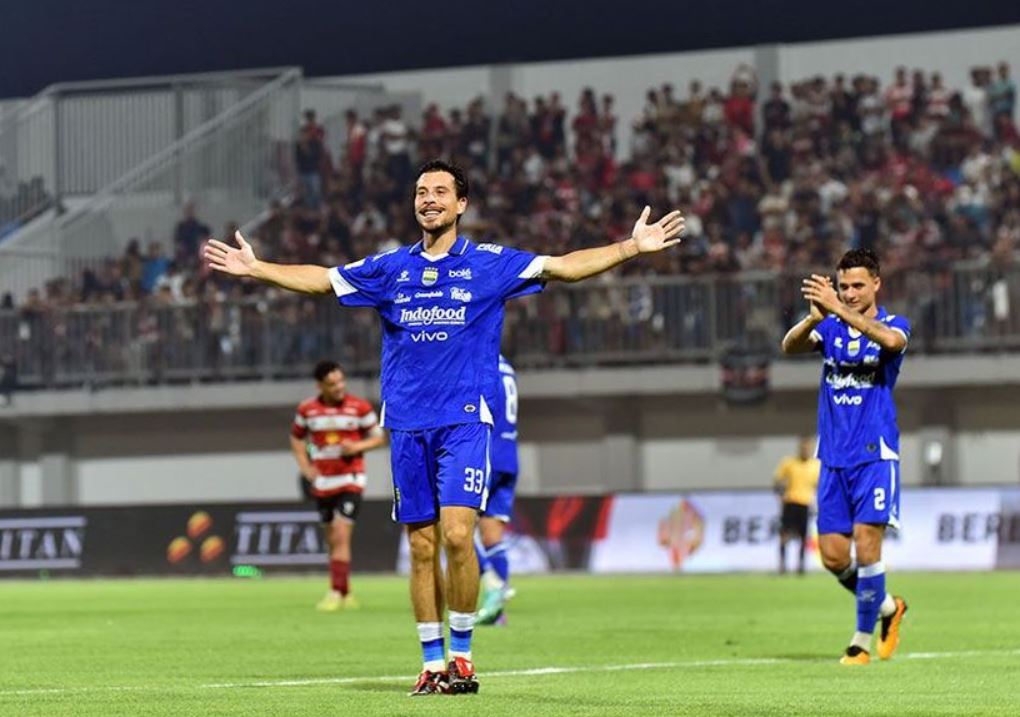 Duo pemain andalan Persib Bandung, Thom Haye dan Eliano Reijnders.