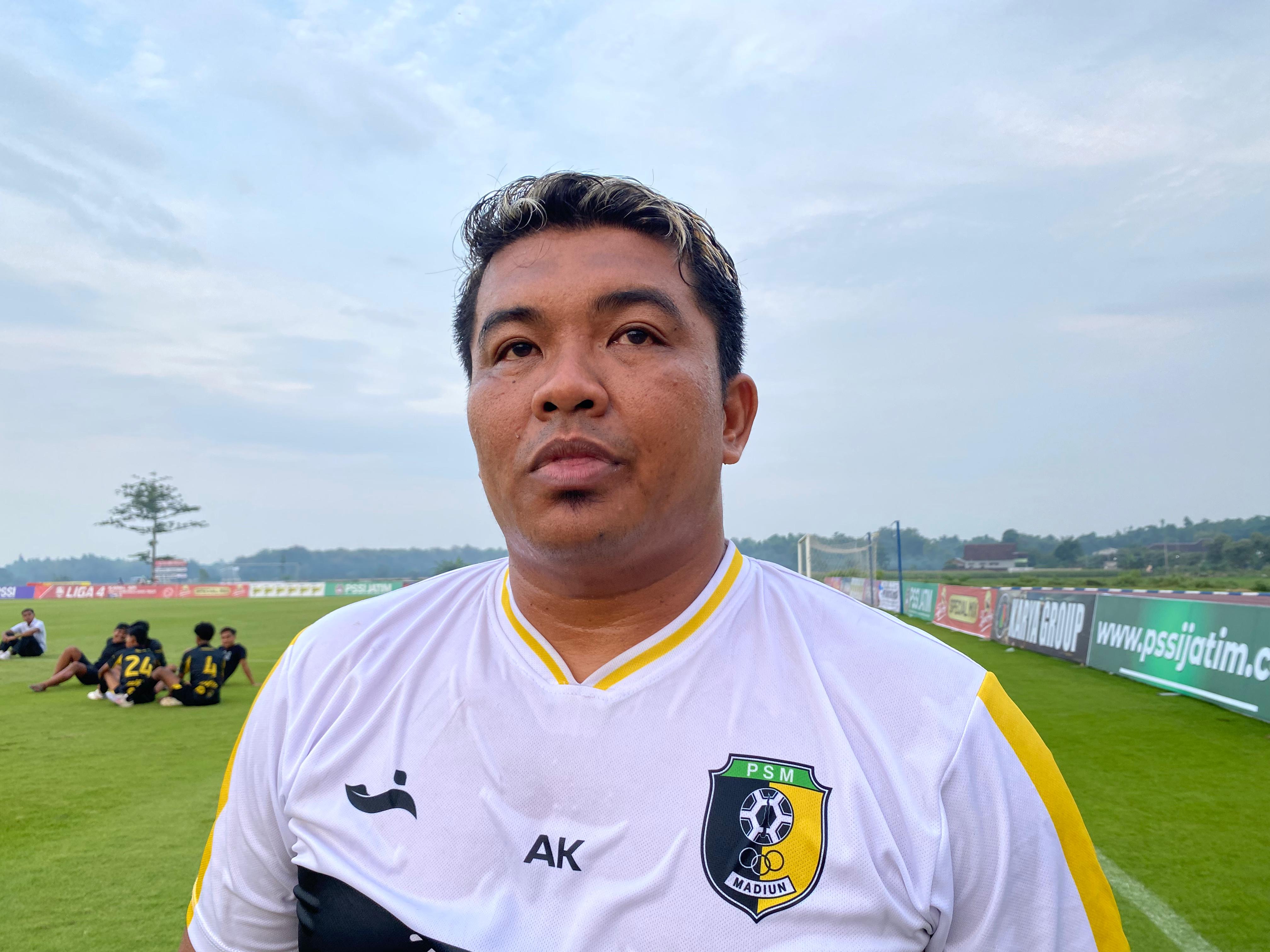 Manajer PSM Madiun Andi Kurniawan. FOTO: ERLITA HERMININGSIH/RADAR MADIUN
