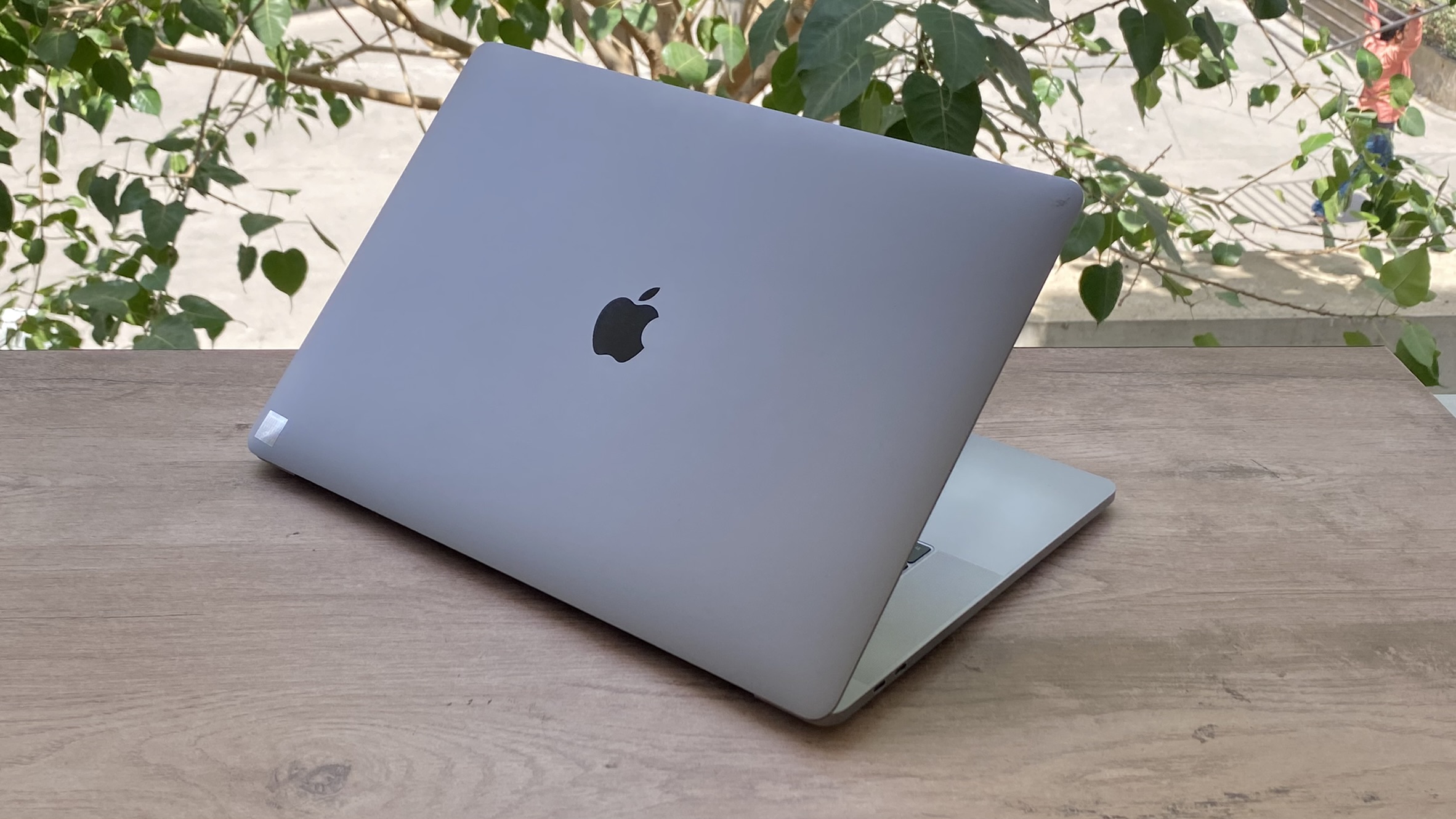 Ilustrasi MacBook Air 2017 yang masih menjadi primadona di pasar laptop bekas harga Rp 4-5 jutaan.