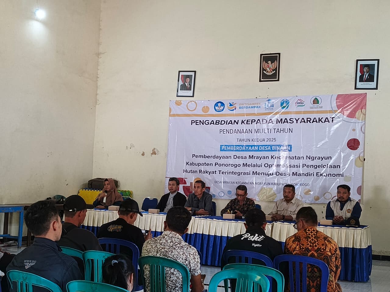 Dosen UNIDA Gontor dan UNMER Malang dampingi petani Mrayan kembangkan kopi agroforestri.
