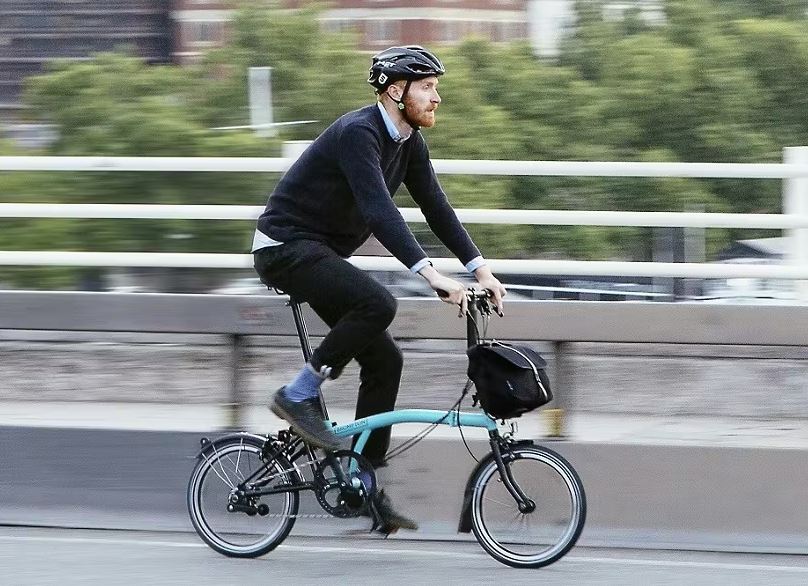 Ilustrasi sepeda lipat Brompton layak investasi.